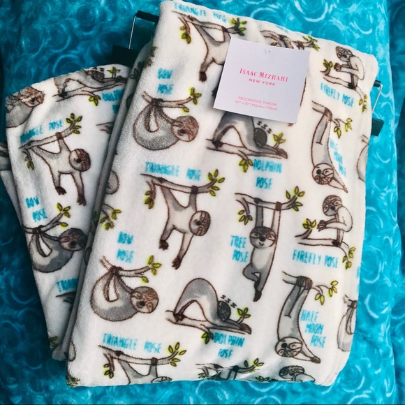 Isaac Mizrahi Yoga Yogi Sloths Plush Throw Blanket - Picture 2 of 9